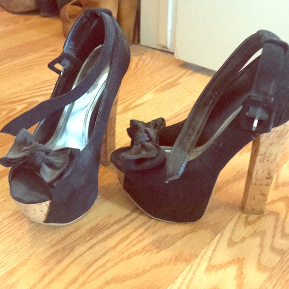 Shoes - Picture 1 of 1